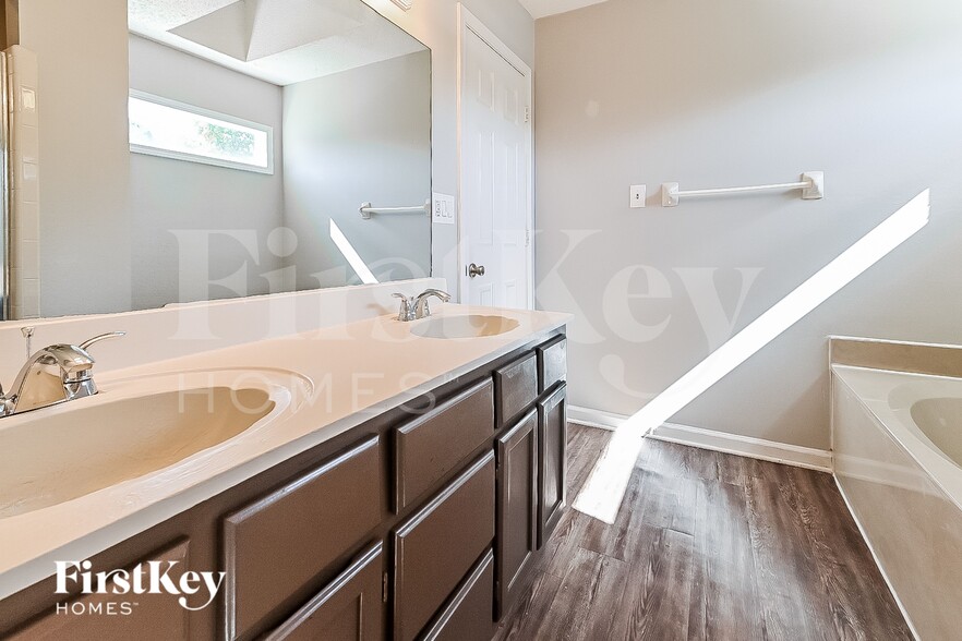 Building Photo - 7075 Germantown Trail