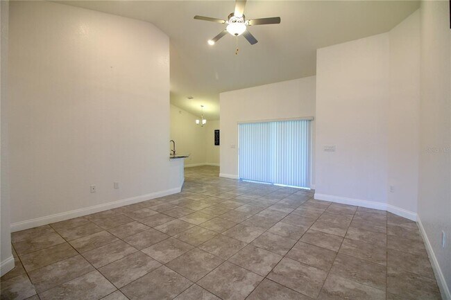 Building Photo - 5815 Christiansen Ct