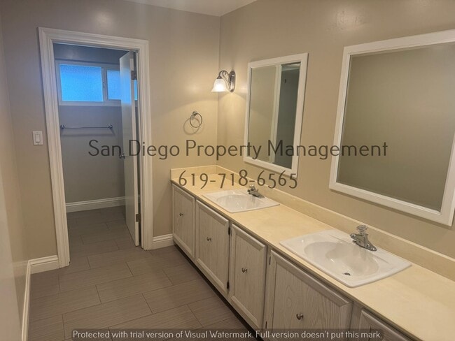 Building Photo - Your La Jolla Sanctuary: Where Luxury Meet...