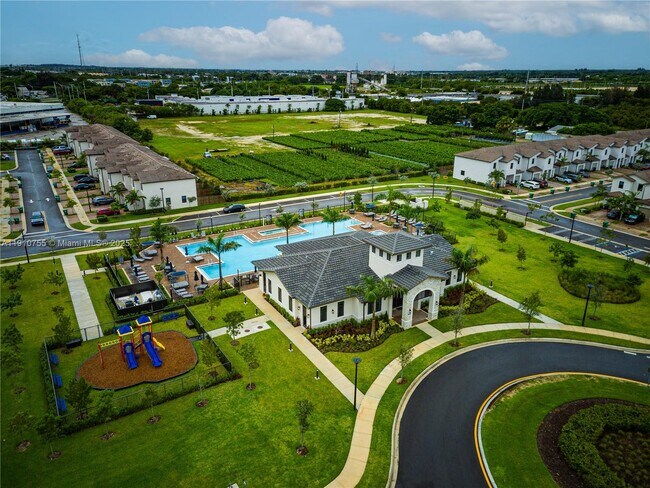 Building Photo - 12949 SW 232nd Ln