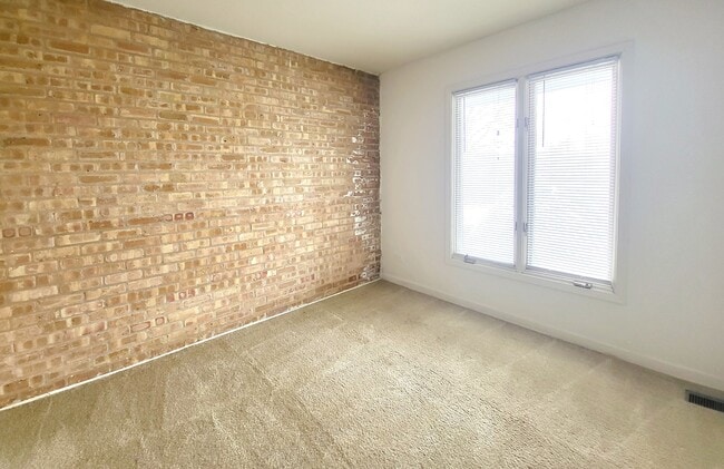 Building Photo - 712 Concord Ln