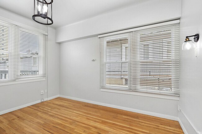 Building Photo - Great Hillcrest Studio