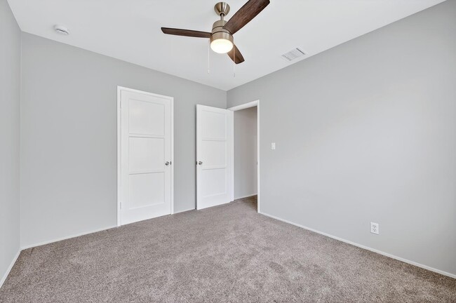 Building Photo - 4913 Premiere Ave