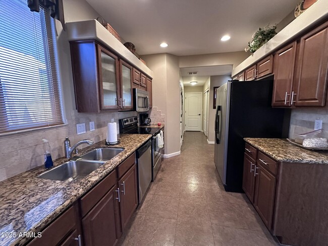 Building Photo - 14016 N Cameo Dr