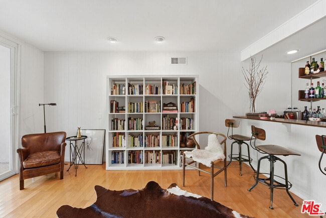 Building Photo - 4401 Nogales Dr