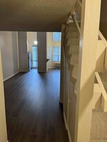 Building Photo - 616 Veteran Ave