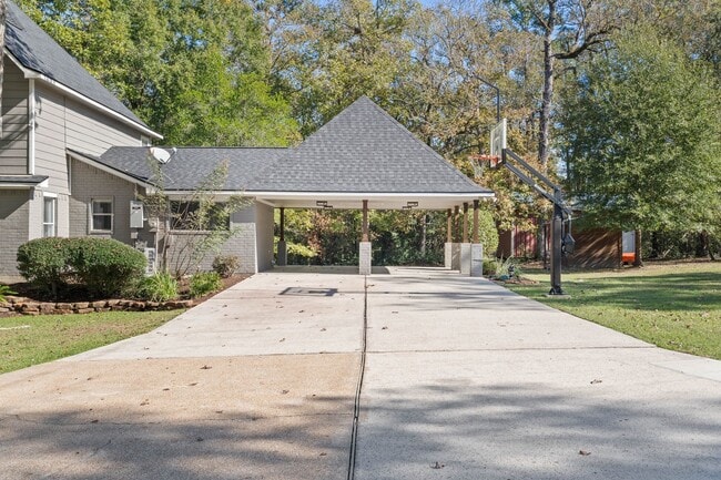 Building Photo - 11085 Jake Pearson Rd