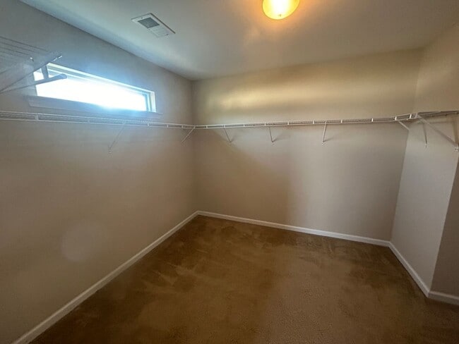 Building Photo - 224 Jerri Ln