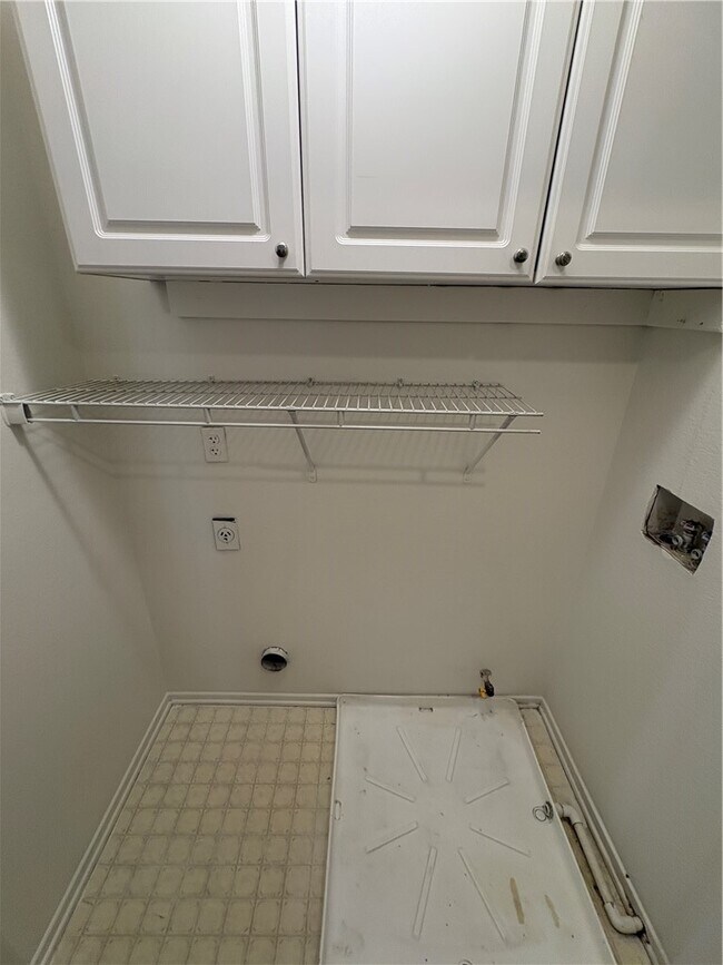 Building Photo - 1028 S Rossano Way