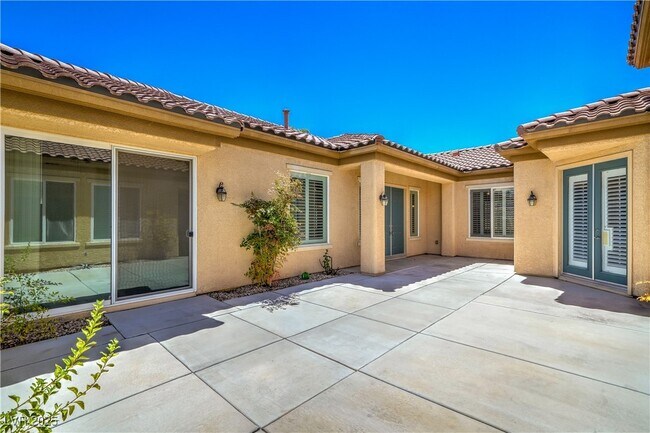 Building Photo - 2180 Waterton Rivers Dr