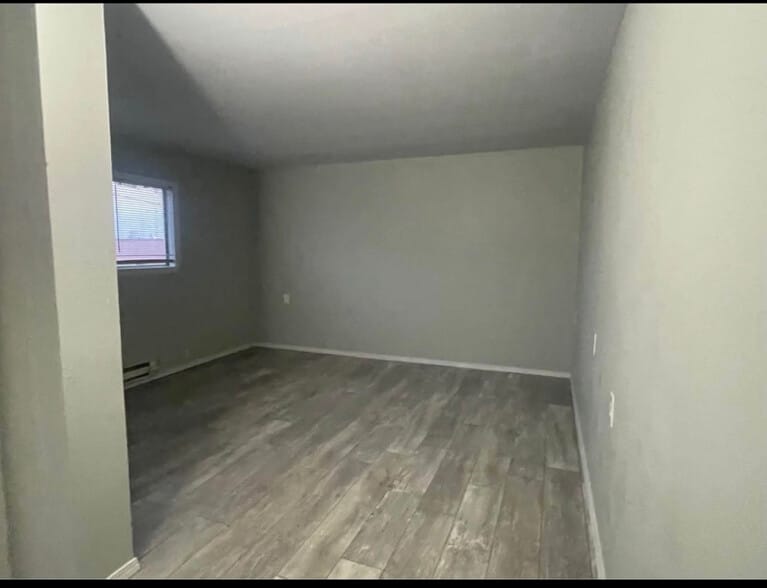 Building Photo - 2029 S Empire Ave