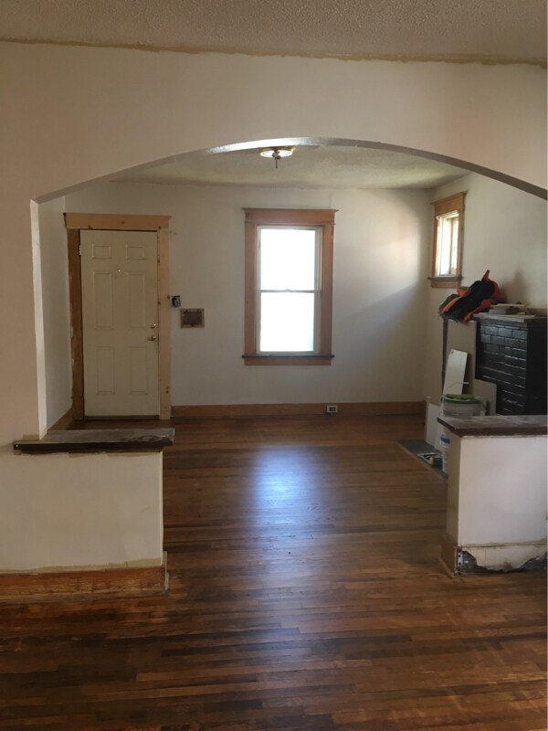 Building Photo - 6807 St Louis Ave