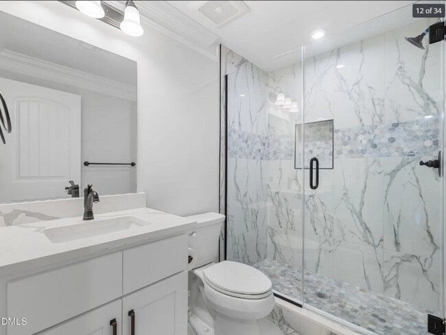 Building Photo - 316 Howland Ave