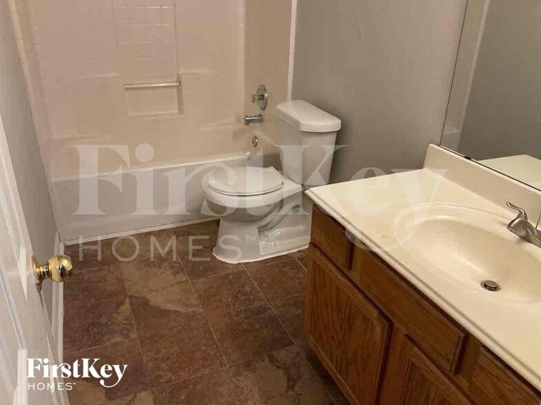 Building Photo - 3605 Smoketree Dr