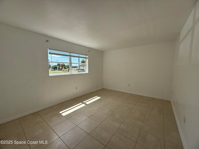 Building Photo - 1432 Parkway Dr