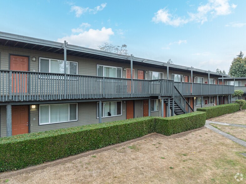 Building Photo - Sierra Meadows II