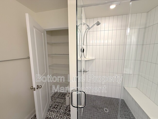 Building Photo - 1552 Cedar Tree Dr