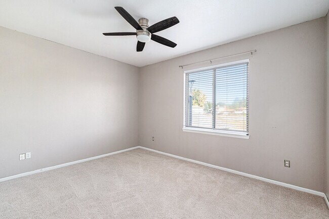 Building Photo - 3-Bedroom Condo Available Immediately