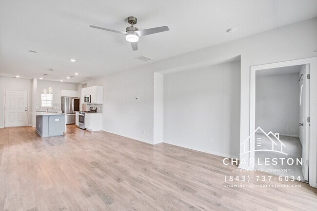 Building Photo - 347 Matuskovic Dr