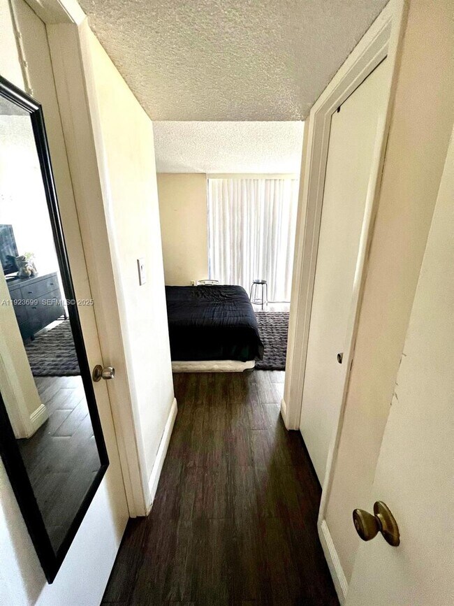 Building Photo - 20102 SW 123rd Dr