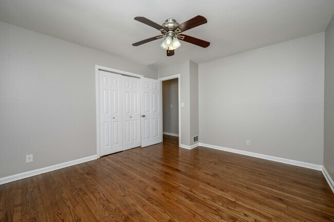 Building Photo - 6 Madison St