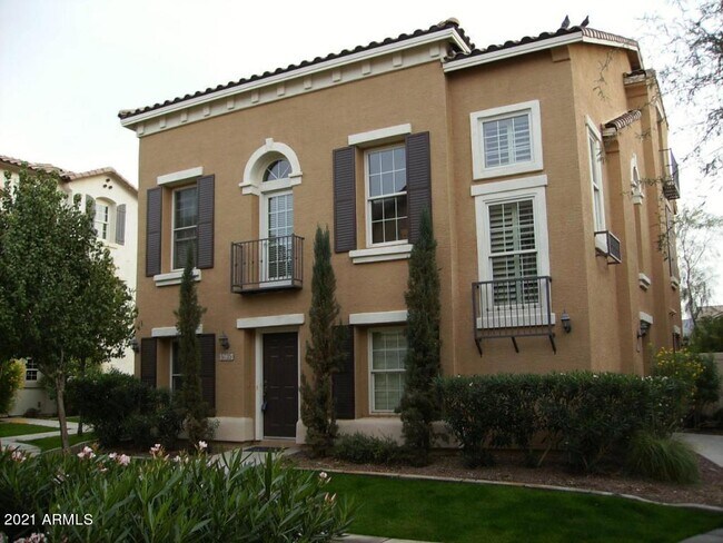 Building Photo - 5735 S 21st Pl
