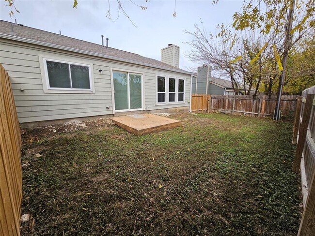 Building Photo - 1418 Hyridge Cir