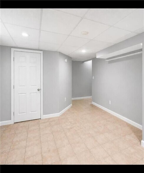 Building Photo - 5200 Laurel Bridge Dr SE