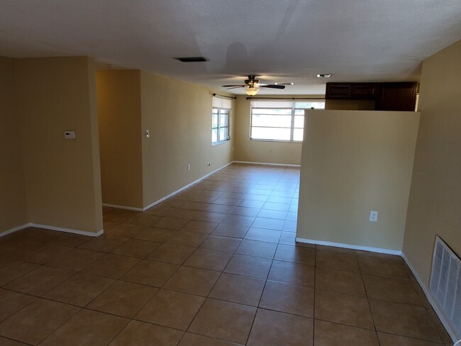 Building Photo - 10138 Amadeus Dr