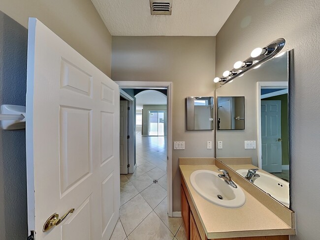 Building Photo - 4686 Blue Major Dr