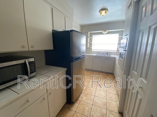 Building Photo - 500 N Mars Ave