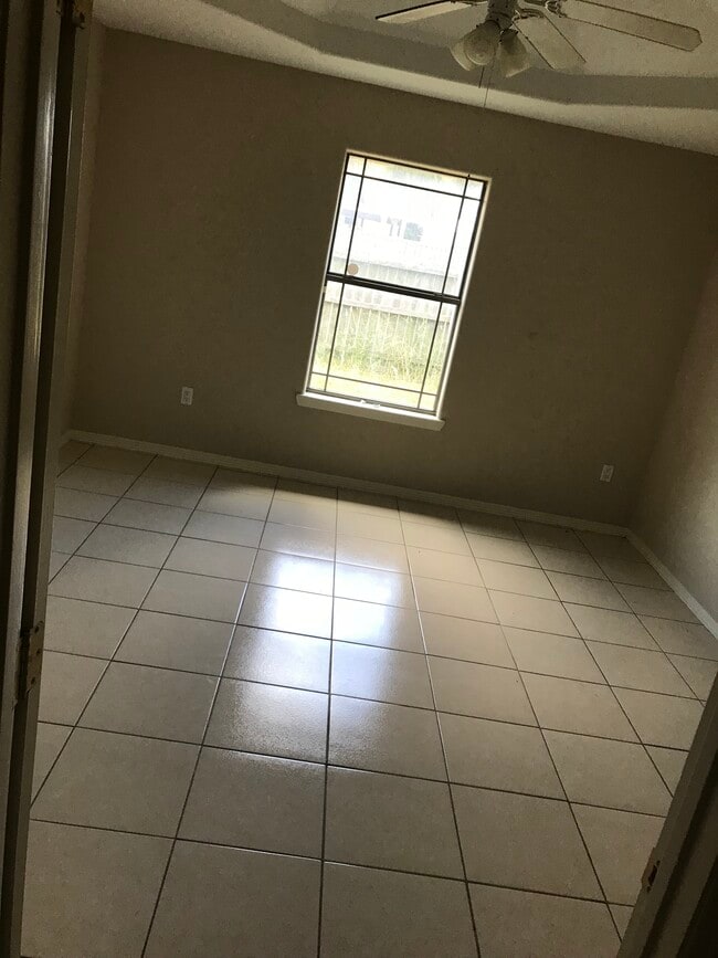 Building Photo - 6708 Tenaza Dr