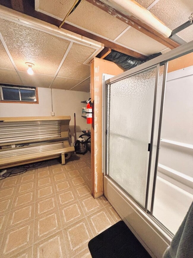 Building Photo - Rare, Must See Rambler in Cottage Grove