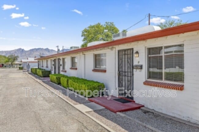 Building Photo - 4246 E Pima St