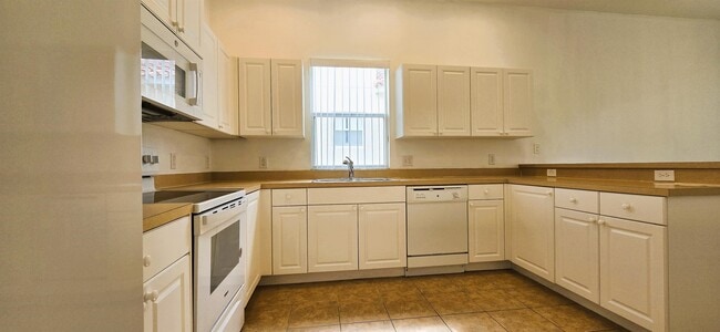 Building Photo - 1058 Tuscan Hills Blvd