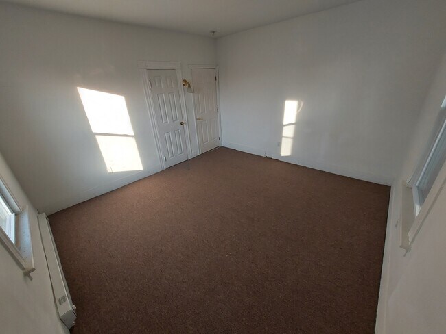 Building Photo - 52 Jewett St