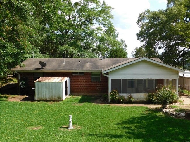 Building Photo - 733 Gillespie St