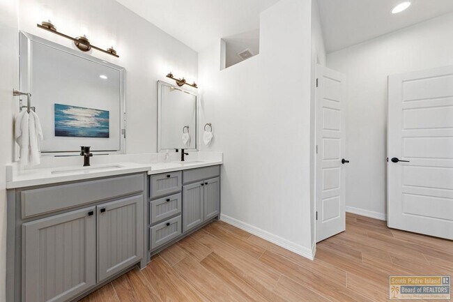 Building Photo - 37 Harbor View