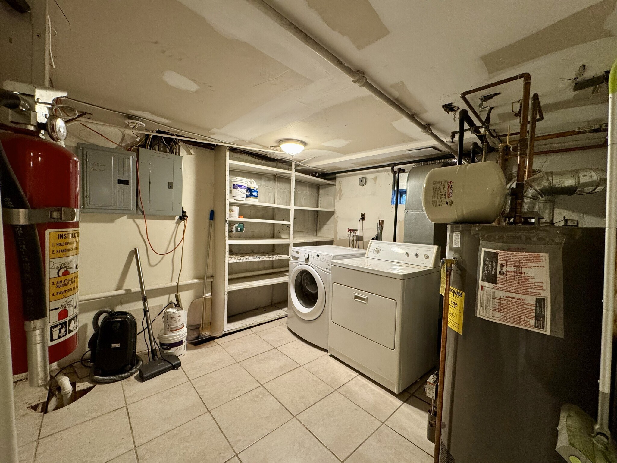 Building Photo - 23 Center Dr