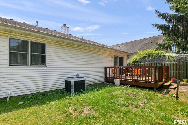 Building Photo - 2605 Montega Dr