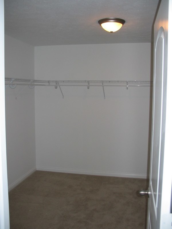 Building Photo - Fishers 4BDRM, 2.5BA home near Hamilton Town Center!