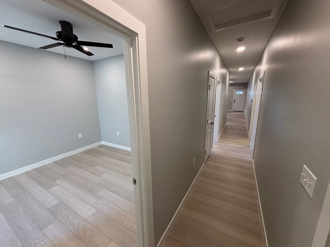 Building Photo - Stunning New Build in Central Manhattan! Available NOW!