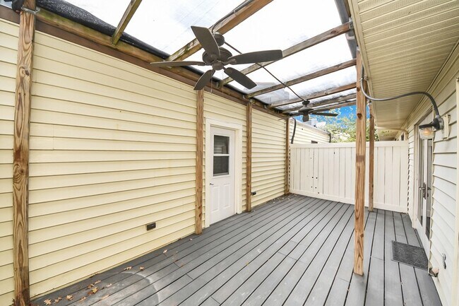 Building Photo - 2588 Bering Dr