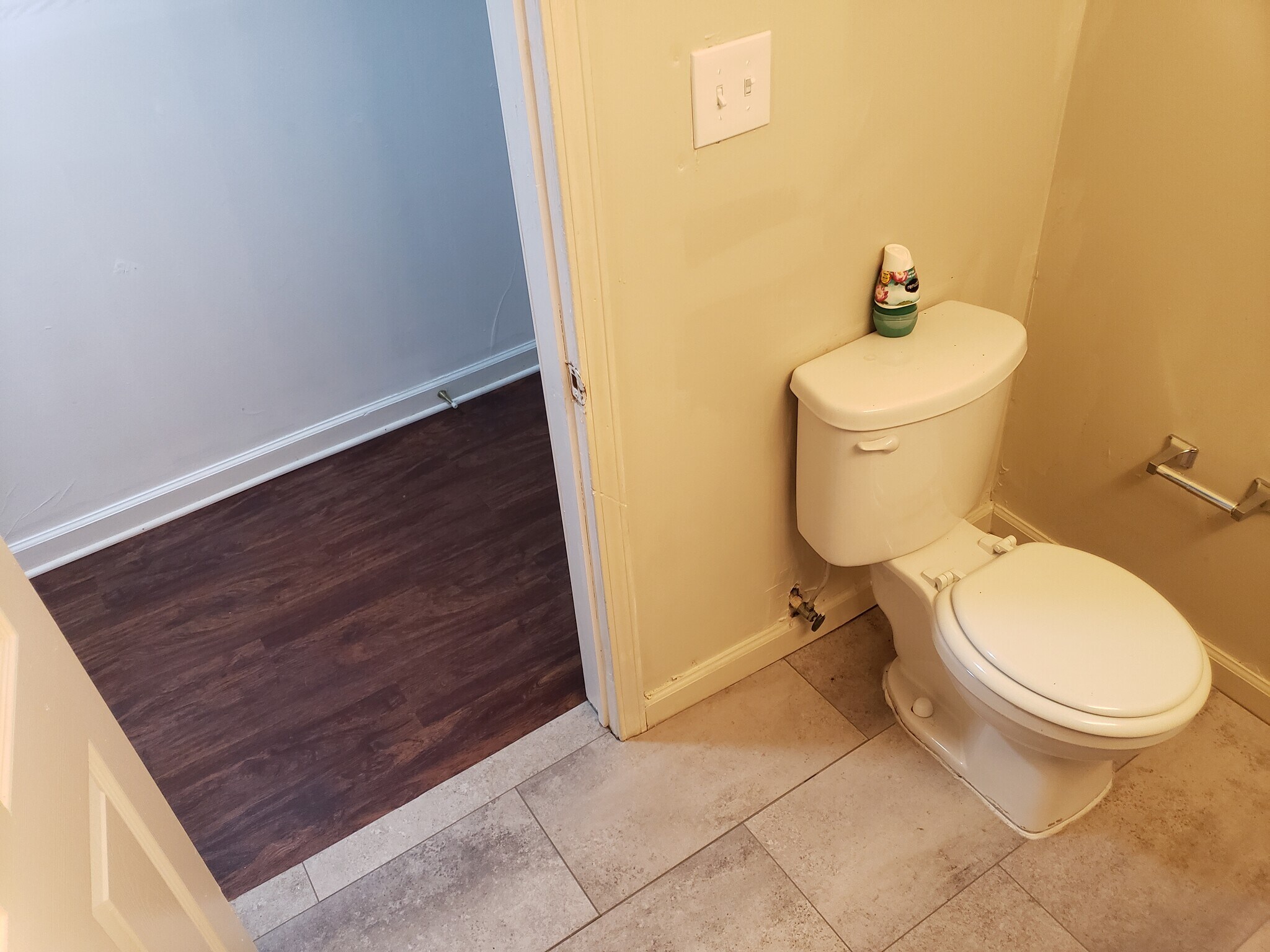 Bathroom #2 facing rear hallway - 43 Lissner Ave