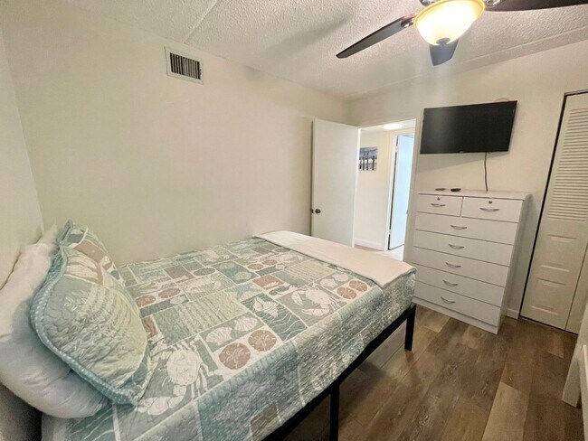 Building Photo - Furnished 2 Bed, 2 Bath Condo – Available Now!