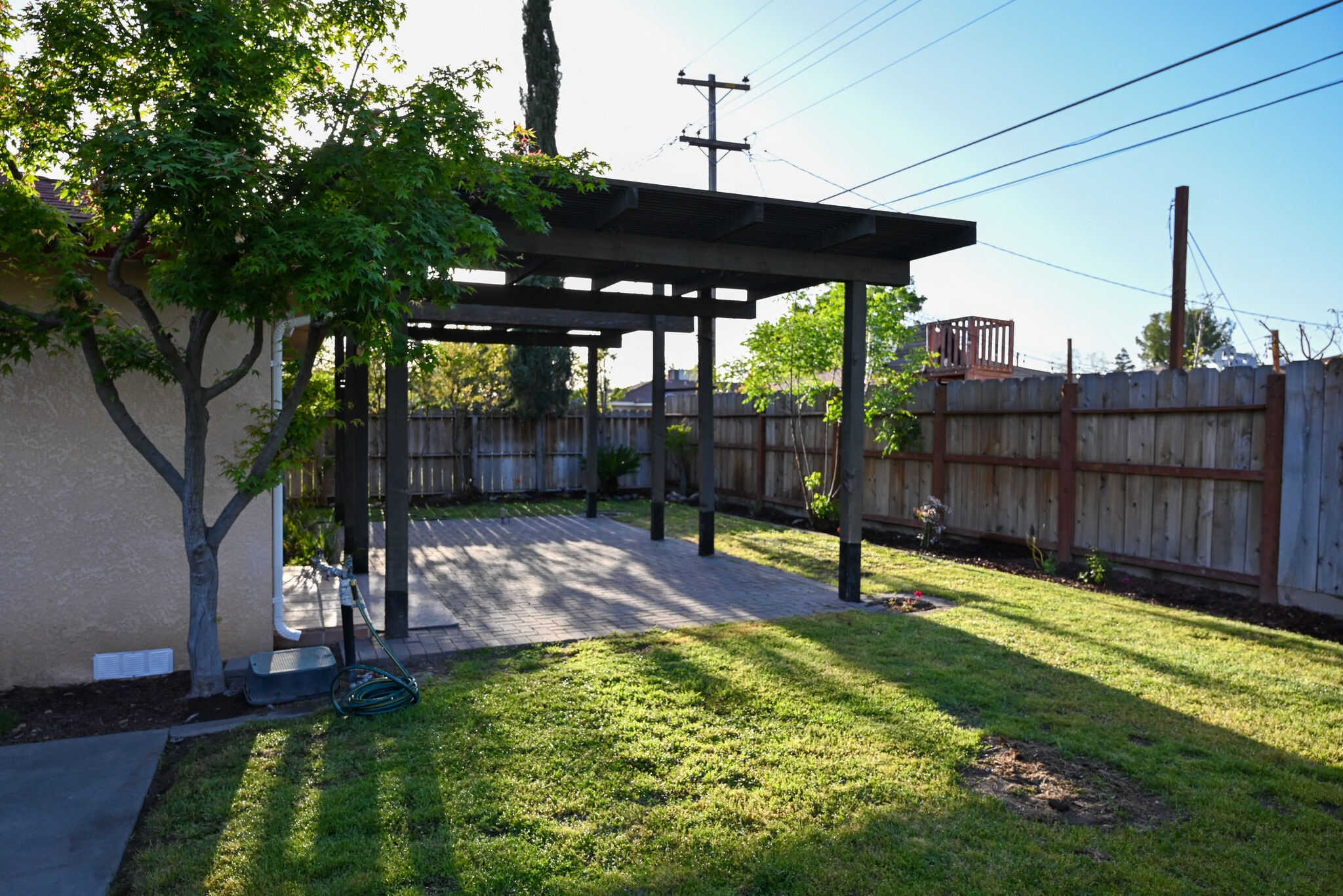 Building Photo - 881 W Rialto Ave