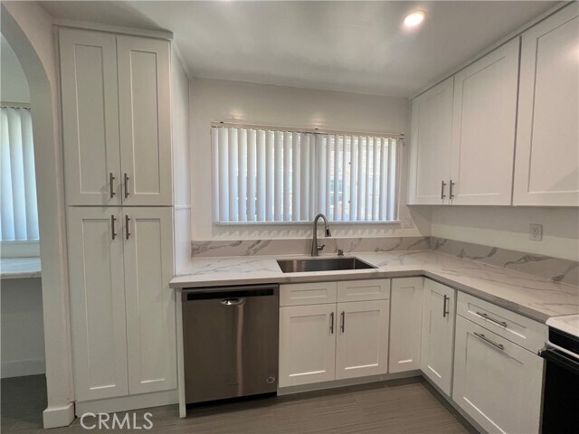 Building Photo - 635 Palm Dr