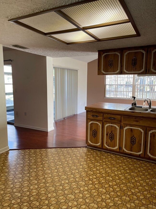 Building Photo - Spacious two bedroom two bath one car garage great location