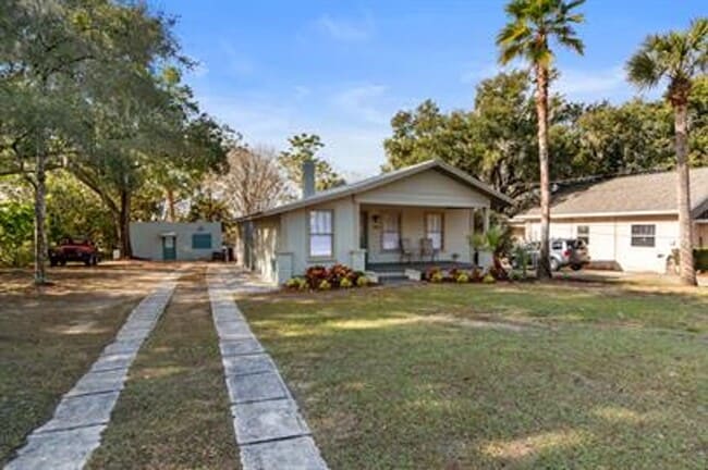 Building Photo - Charming 3-Bedroom Home in Historic Eustis!