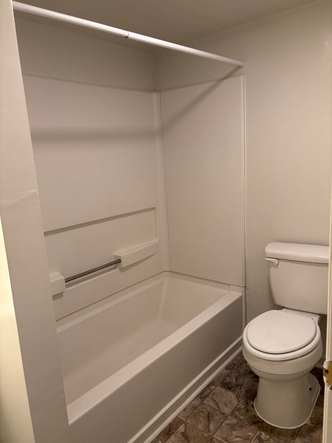 Building Photo - Spacious Renovated Lakewood Duplex with All Appliances! Walk to Restaurants and Coffee!